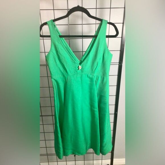 Dresses & Skirts - Beautiful Vintage green handmade v-neck dress